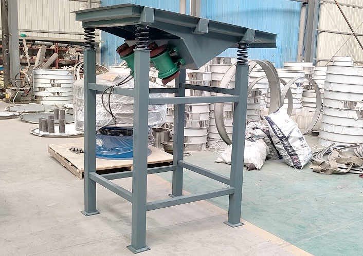 Linear vibratory feeder